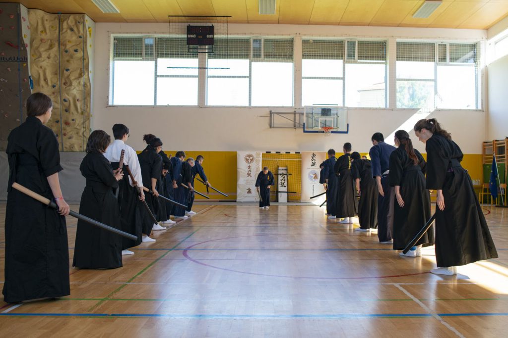 Begrüßung im Iaido – Rei mit Sekiguchi Komei.